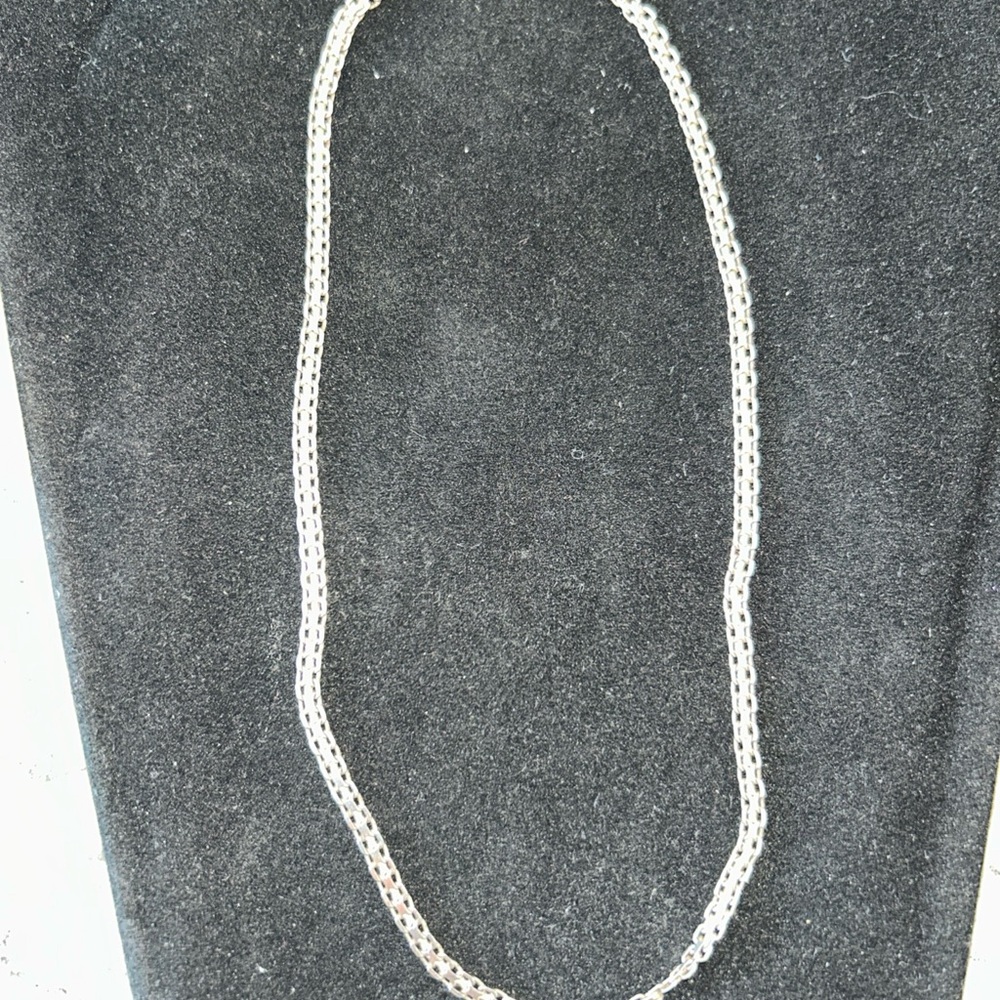 VINTAGE ITALIAN 925 STERLING SILVER FLAT BISMARK NECKLACE LENGTH  18” - Picture 2 of 7